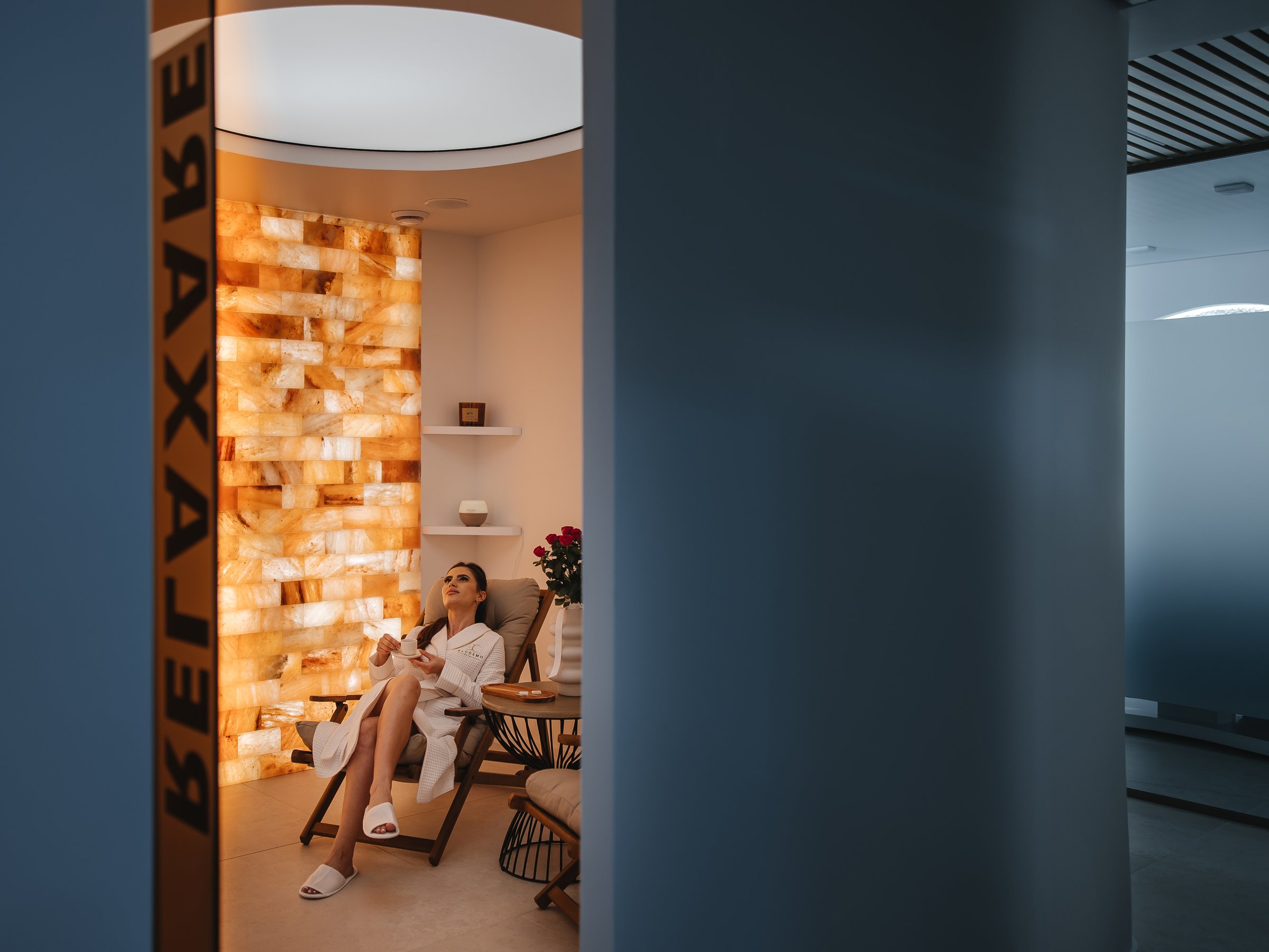 Relaxare — client în zona de relaxare